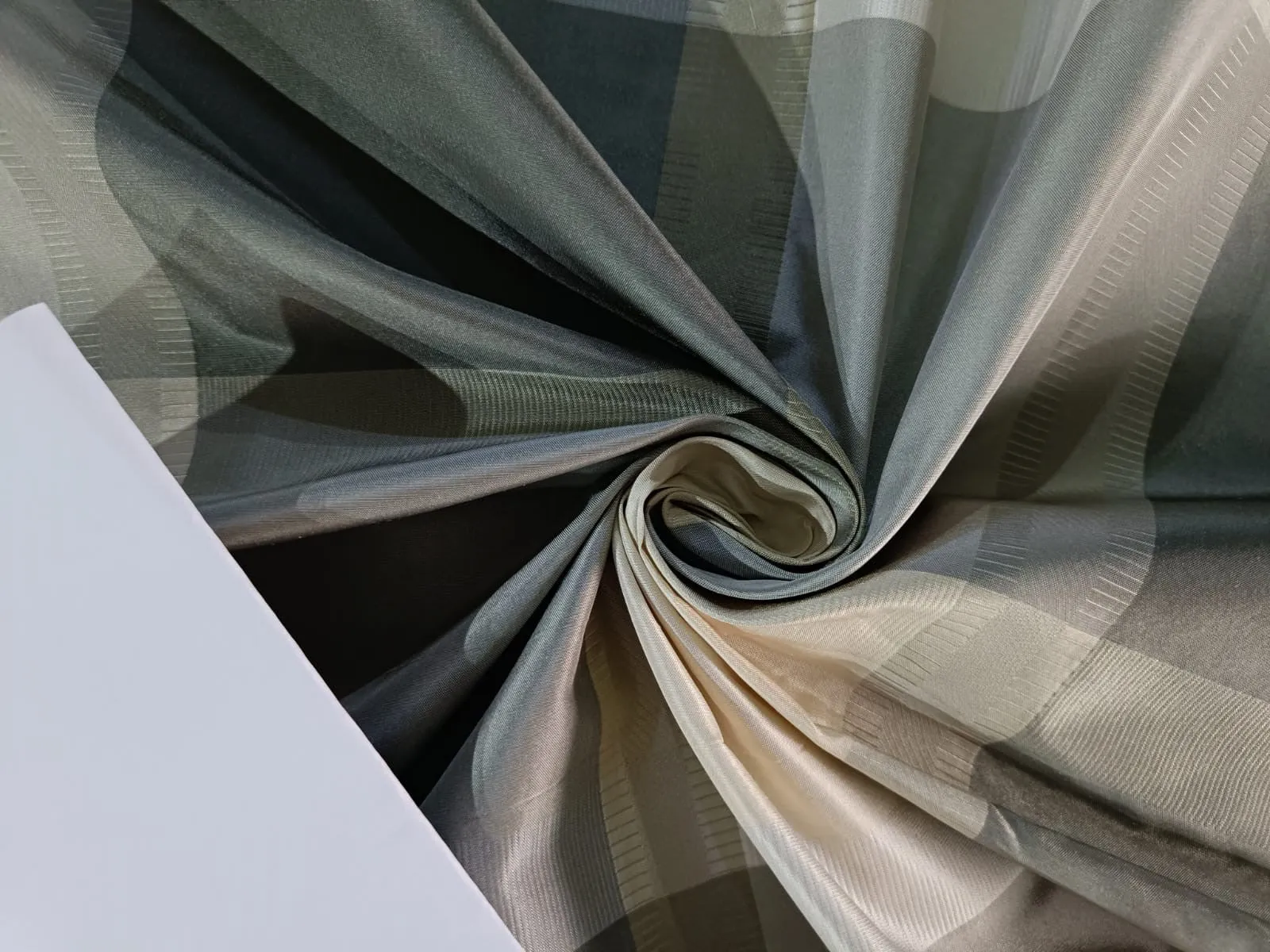 100% SILK TAFFETA FABRIC SILVER GREY &amp;DARK IVORY jacquard Plaids TAFC54[1]