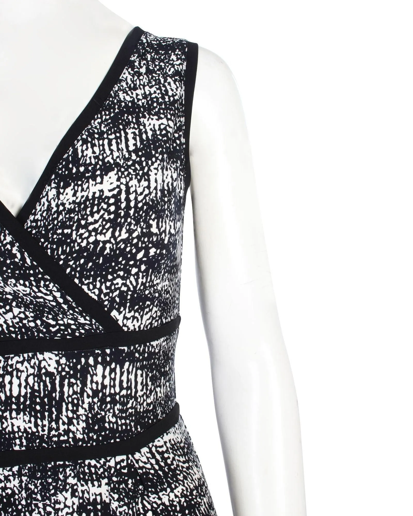 BCBGMAXAZRIA Women's A-Line Sleeveless Dress Black