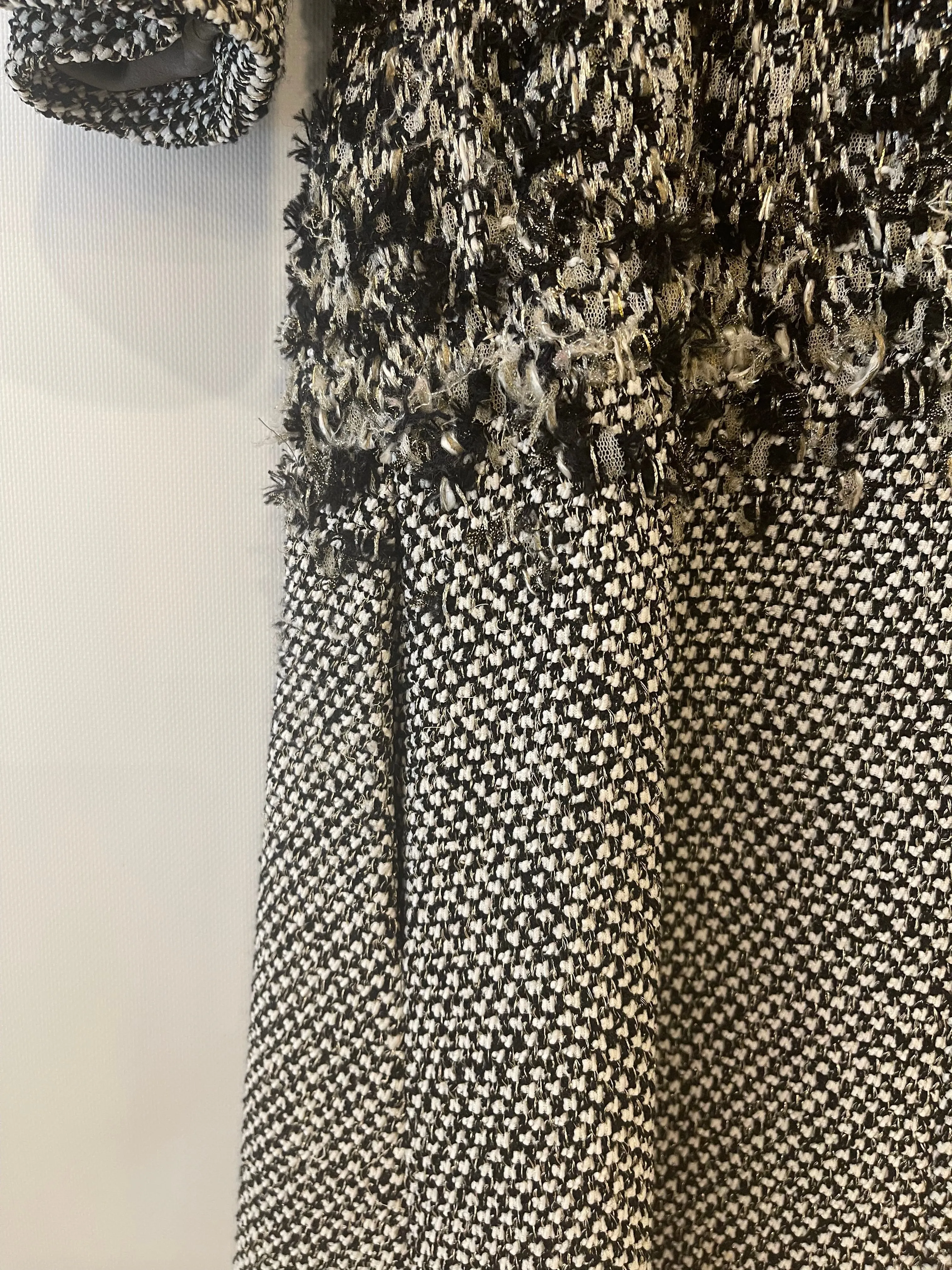 Chanel Black & White Mid-sleeve Jacket With Embellished Buttons Size Fr 36 (uk 8)