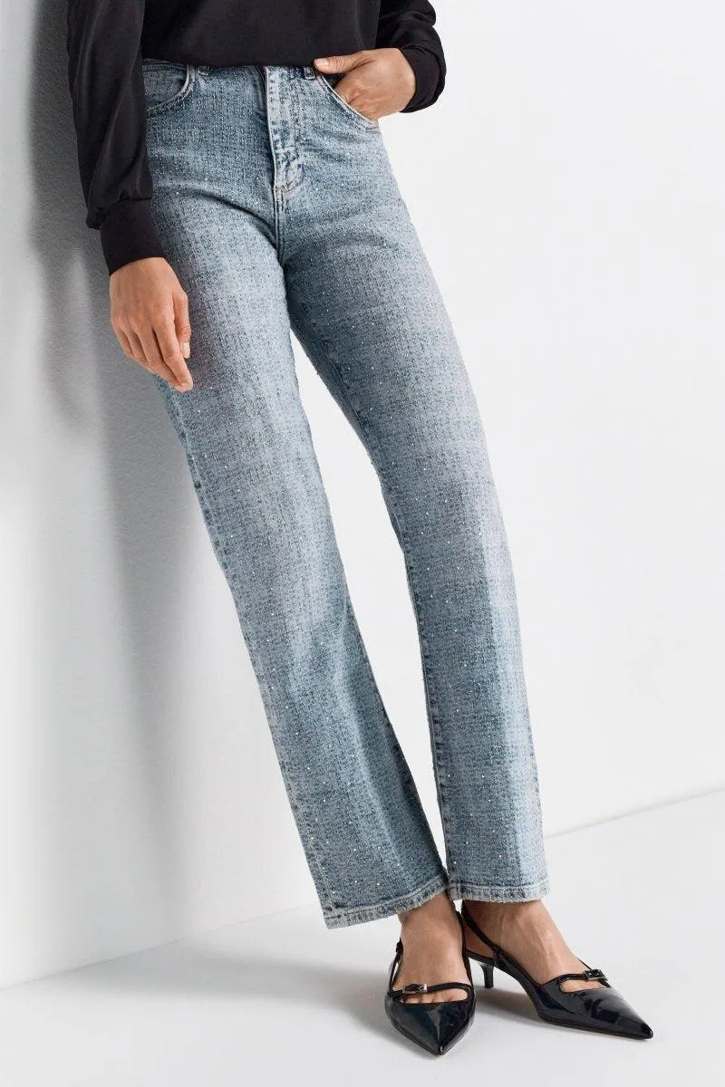Helle Jeans mit Glitzerdetails