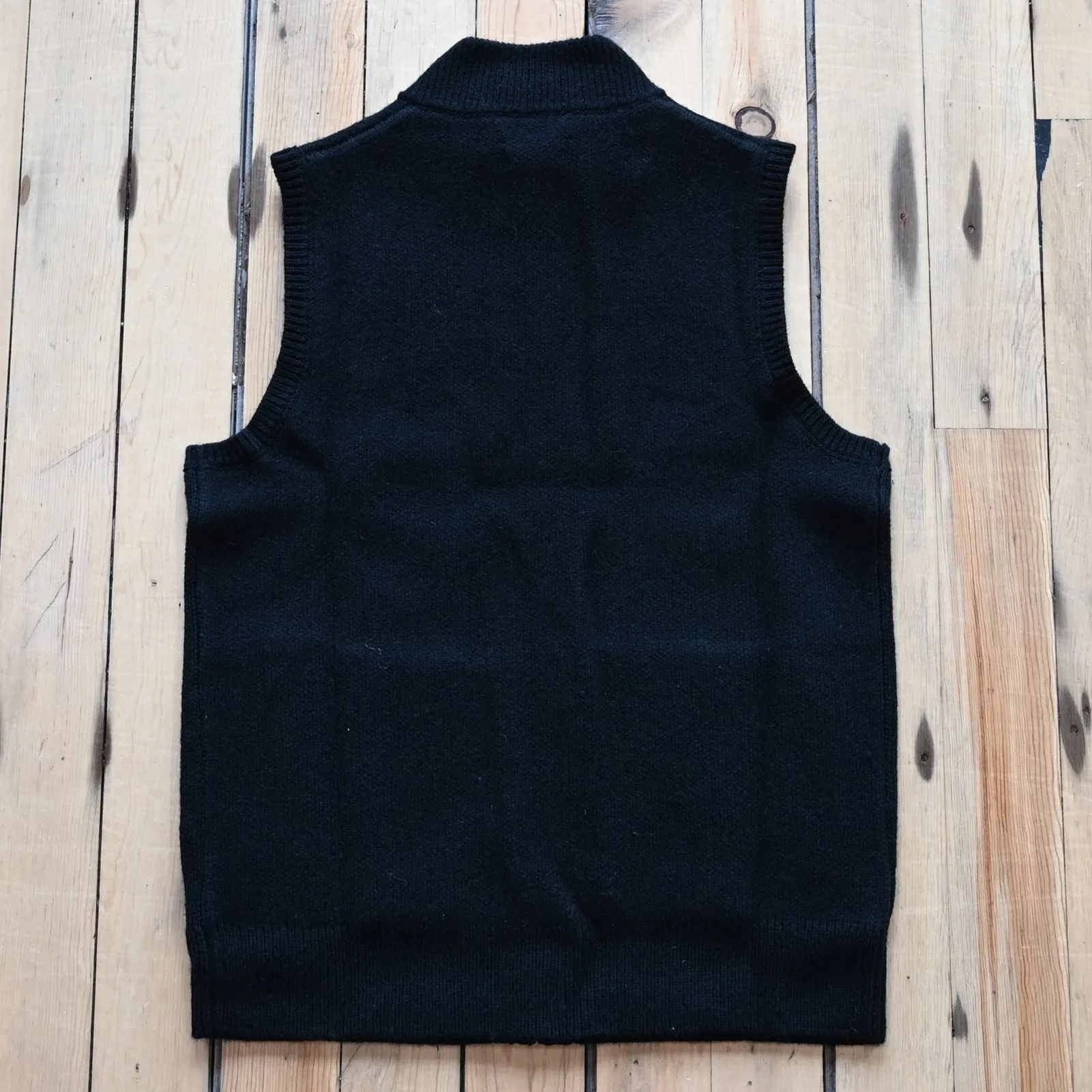 Pendleton Men's Wool Sweater Vest in Black Khaki