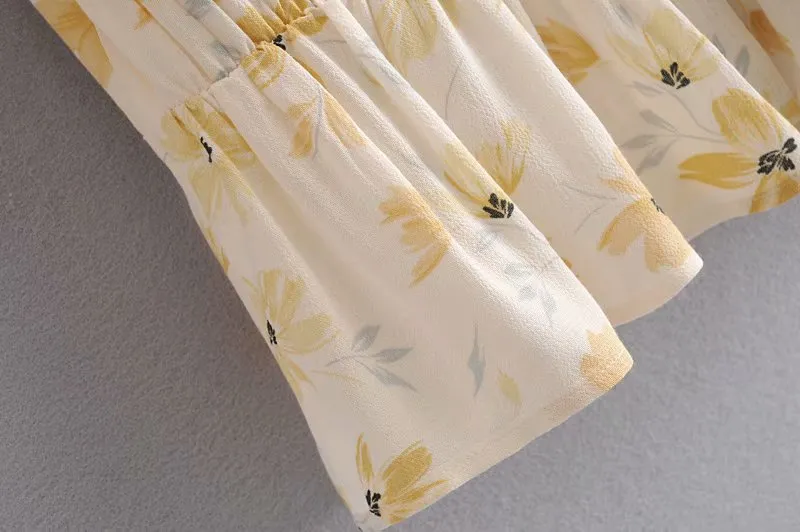 PUFF SLEEVES FLORAL TOP